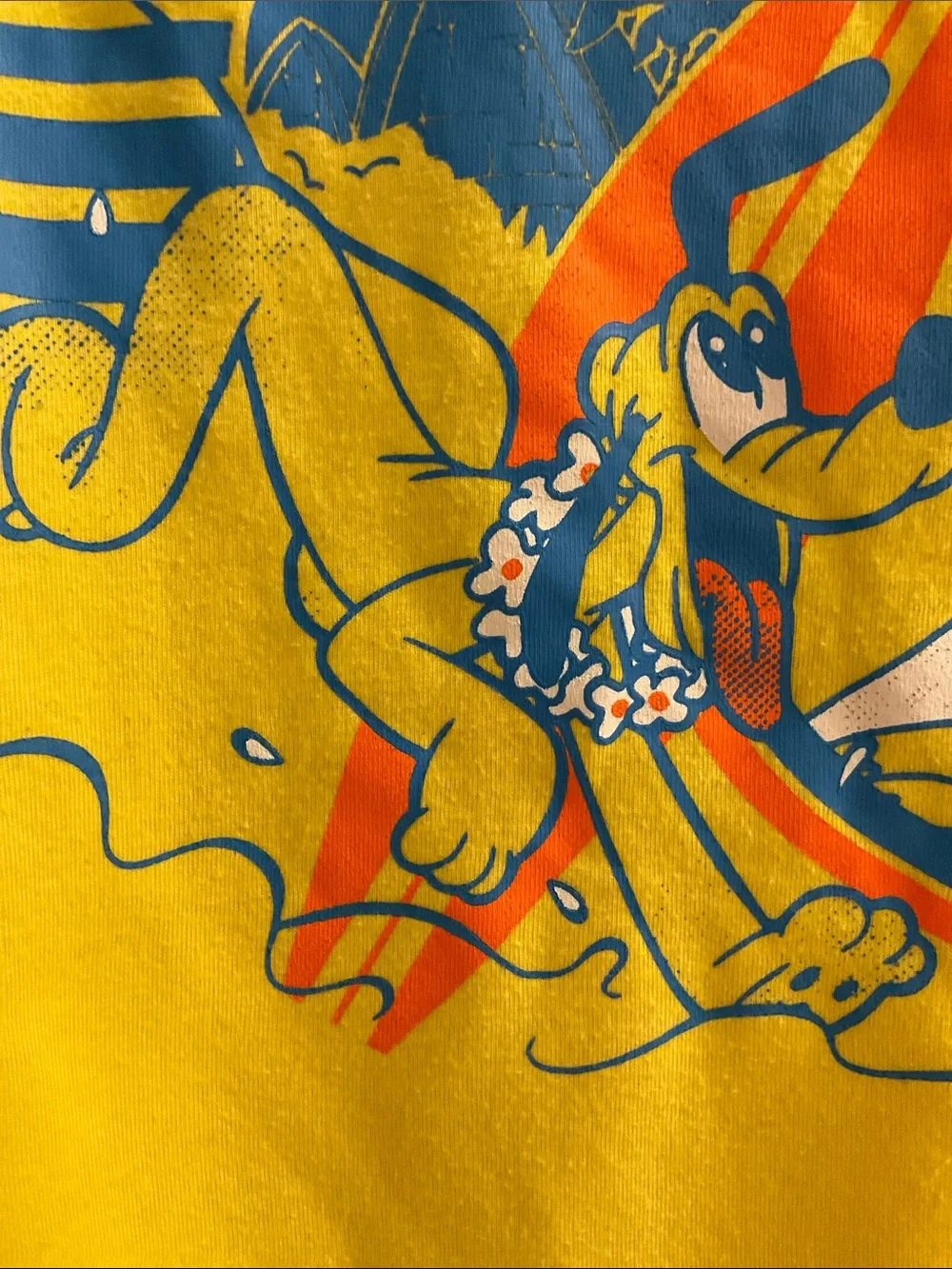 Disney Aulani - TEE Surfs-Up Dog- Yellow/Blue - Short Sleeve - Size XL